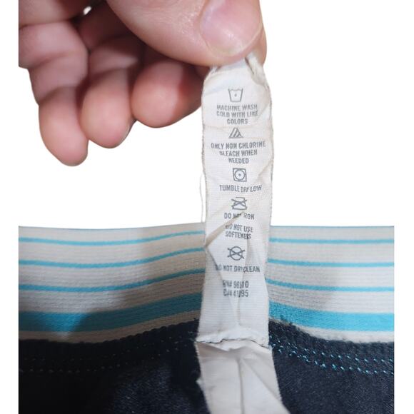 Under Armour Heat Gear Fitted Black Blue Athletic Gym Shorts M Elastic Waist - Picture 8 of 8